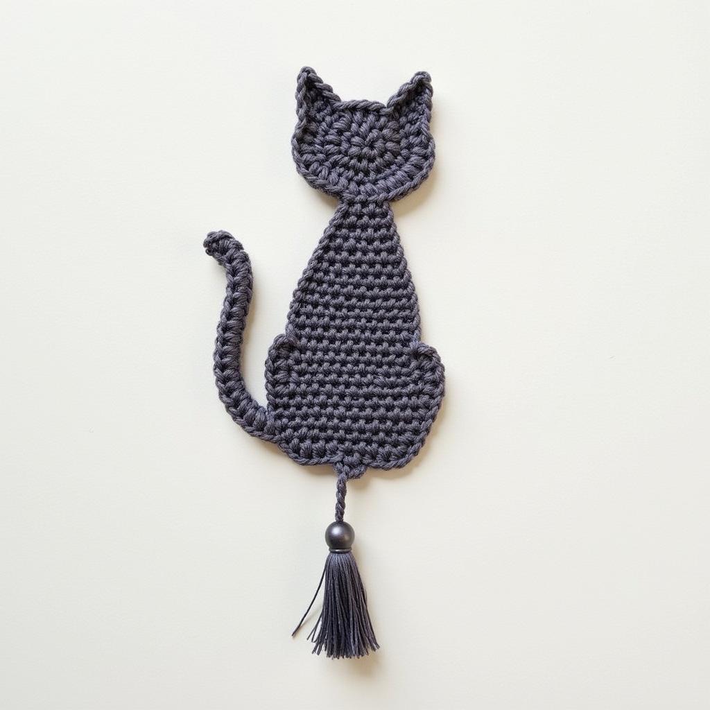 Free Filet Crochet Bookmark Pattern Featuring a Cat Design